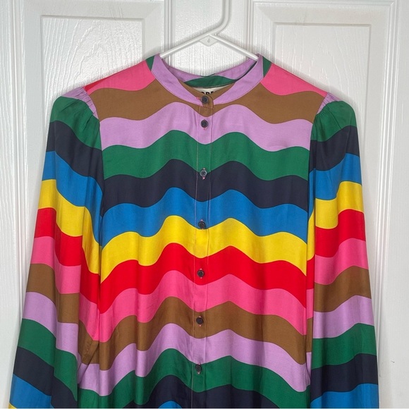 Boden Blouson Sleeve Blouse in Multicolor Rainbow Wave Colorful Loud Pride 2 - Picture 6 of 15
